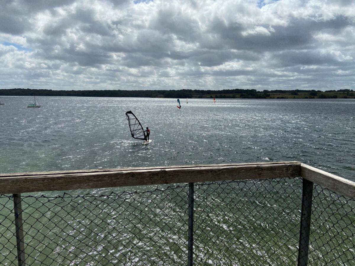 Appartement Les pieds dans l eau à Erpion Extérieur photo