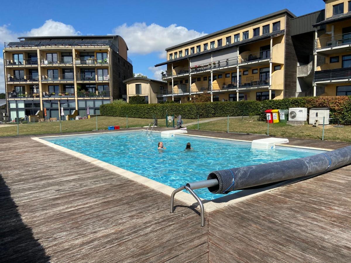 Appartement Les pieds dans l eau à Erpion Extérieur photo